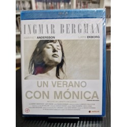 UN VERANO CON MÓNICA